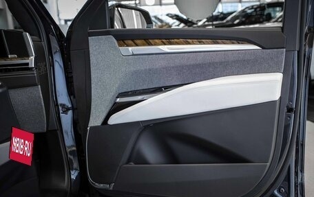 Cadillac Escalade V, 2025 год, 20 000 000 рублей, 25 фотография