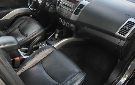 Mitsubishi Outlander III рестайлинг 3, 2008 год, 1 200 000 рублей, 9 фотография
