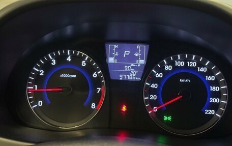 Hyundai Solaris II рестайлинг, 2016 год, 999 000 рублей, 13 фотография