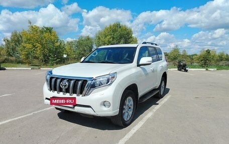Toyota Land Cruiser Prado 150 рестайлинг 2, 2016 год, 3 999 990 рублей, 2 фотография