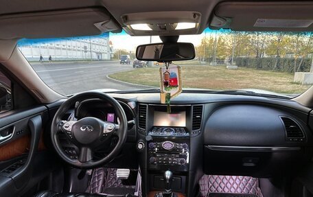 Infiniti QX70, 2014 год, 3 375 000 рублей, 16 фотография