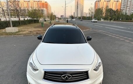 Infiniti QX70, 2014 год, 3 375 000 рублей, 13 фотография