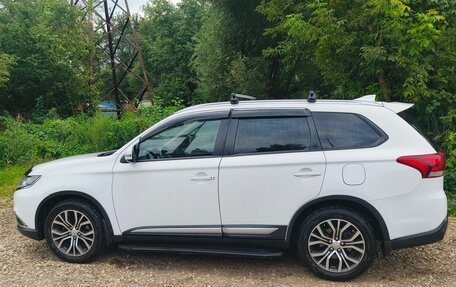 Mitsubishi Outlander III рестайлинг 3, 2017 год, 2 030 000 рублей, 2 фотография