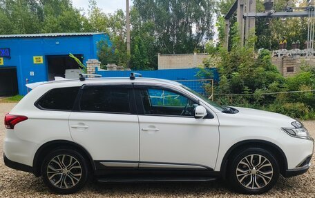 Mitsubishi Outlander III рестайлинг 3, 2017 год, 2 030 000 рублей, 4 фотография