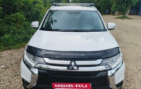 Mitsubishi Outlander III рестайлинг 3, 2017 год, 2 030 000 рублей, 6 фотография