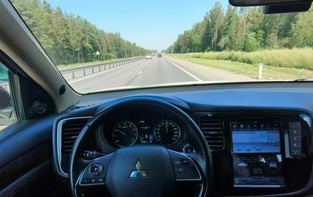Mitsubishi Outlander III рестайлинг 3, 2017 год, 2 030 000 рублей, 12 фотография