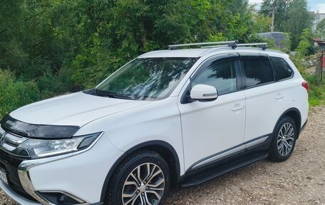 Mitsubishi Outlander III рестайлинг 3, 2017 год, 2 030 000 рублей, 7 фотография