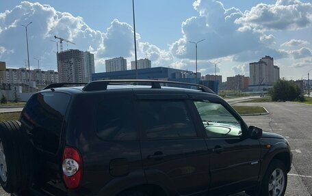 Chevrolet Niva I рестайлинг, 2010 год, 590 000 рублей, 3 фотография