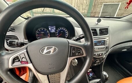 Hyundai Solaris II рестайлинг, 2014 год, 950 000 рублей, 3 фотография