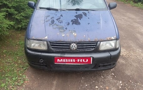 Volkswagen Polo III рестайлинг, 1998 год, 110 000 рублей, 1 фотография