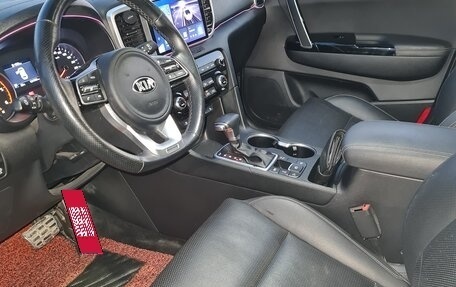 KIA Sportage IV рестайлинг, 2018 год, 2 700 000 рублей, 2 фотография