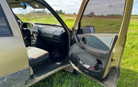 Chevrolet Niva I рестайлинг, 2004 год, 160 000 рублей, 9 фотография