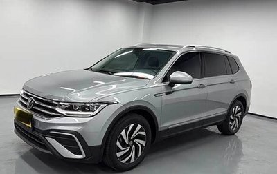 Volkswagen Tiguan II, 2022 год, 2 450 000 рублей, 1 фотография