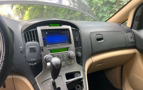 Hyundai Grand Starex Grand Starex I рестайлинг 2, 2011 год, 1 800 000 рублей, 13 фотография