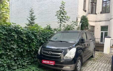 Hyundai Grand Starex Grand Starex I рестайлинг 2, 2011 год, 1 800 000 рублей, 3 фотография