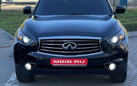 Infiniti QX70, 2017 год, 4 000 000 рублей, 3 фотография