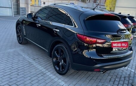Infiniti QX70, 2017 год, 4 000 000 рублей, 6 фотография