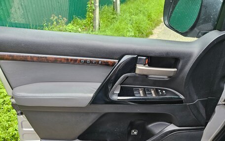 Toyota Land Cruiser 200, 2008 год, 2 760 000 рублей, 10 фотография