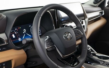 Toyota Highlander, 2025 год, 5 616 000 рублей, 16 фотография