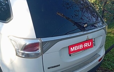 Mitsubishi Outlander III рестайлинг 3, 2013 год, 1 200 000 рублей, 1 фотография