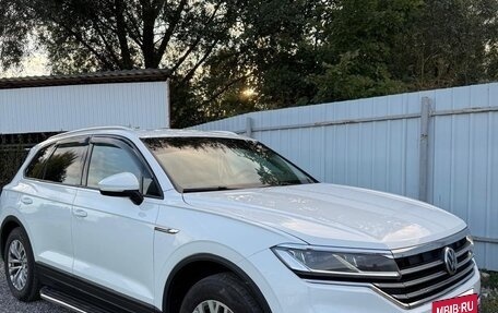 Volkswagen Touareg III, 2019 год, 4 200 000 рублей, 2 фотография