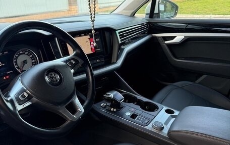Volkswagen Touareg III, 2019 год, 4 200 000 рублей, 7 фотография