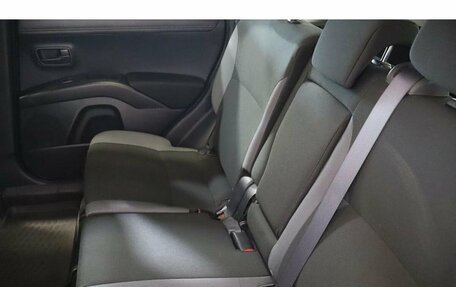 Mitsubishi Outlander III рестайлинг 3, 2011 год, 1 019 000 рублей, 7 фотография