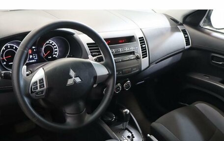 Mitsubishi Outlander III рестайлинг 3, 2011 год, 1 019 000 рублей, 6 фотография