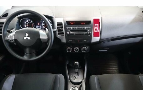 Mitsubishi Outlander III рестайлинг 3, 2011 год, 1 019 000 рублей, 10 фотография