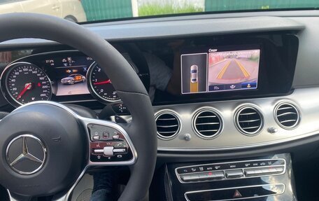 Mercedes-Benz E-Класс, 2019 год, 1 800 000 рублей, 13 фотография