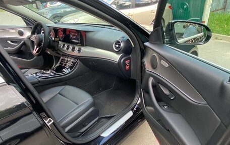 Mercedes-Benz E-Класс, 2019 год, 1 800 000 рублей, 15 фотография