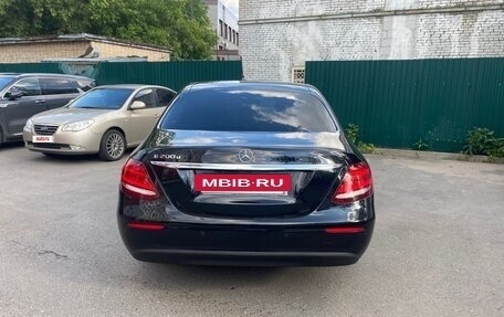 Mercedes-Benz E-Класс, 2019 год, 1 800 000 рублей, 5 фотография