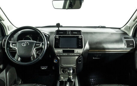 Toyota Land Cruiser Prado 150 рестайлинг 2, 2018 год, 3 989 700 рублей, 13 фотография