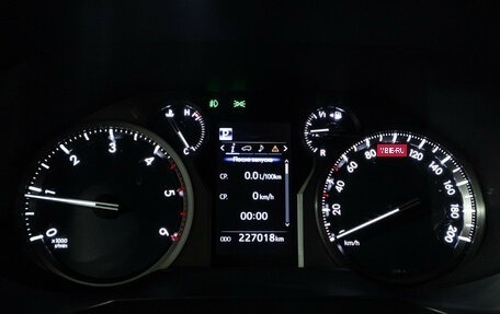 Toyota Land Cruiser Prado 150 рестайлинг 2, 2018 год, 3 989 700 рублей, 12 фотография