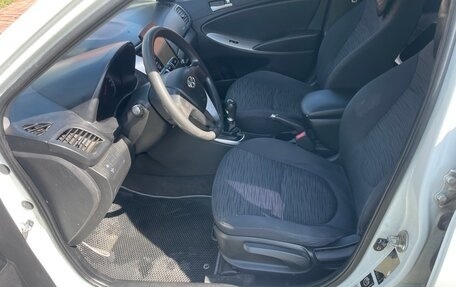 Hyundai Solaris II рестайлинг, 2014 год, 690 000 рублей, 10 фотография