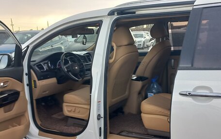 KIA Carnival III, 2019 год, 2 800 000 рублей, 9 фотография