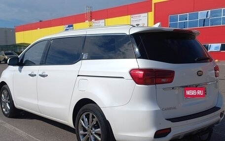 KIA Carnival III, 2019 год, 2 800 000 рублей, 6 фотография
