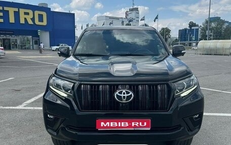 Toyota Land Cruiser Prado 150 рестайлинг 2, 2021 год, 6 700 000 рублей, 1 фотография