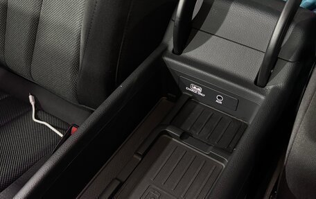 Audi A4, 2018 год, 2 450 000 рублей, 12 фотография