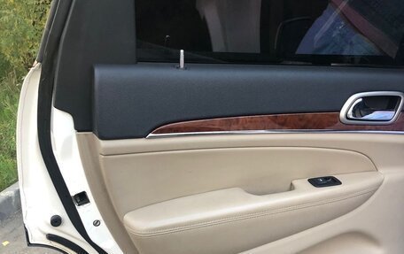 Jeep Grand Cherokee, 2011 год, 1 650 000 рублей, 17 фотография