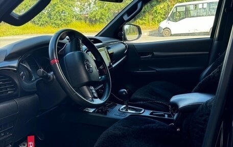 Toyota Hilux VIII, 2022 год, 6 100 000 рублей, 5 фотография