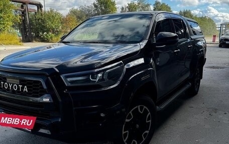 Toyota Hilux VIII, 2022 год, 6 100 000 рублей, 3 фотография