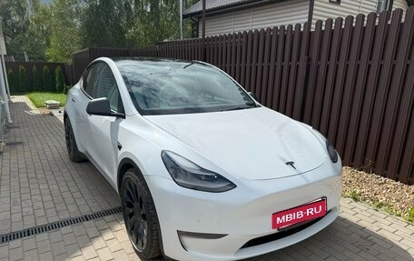 Tesla Model Y I, 2021 год, 3 900 000 рублей, 2 фотография