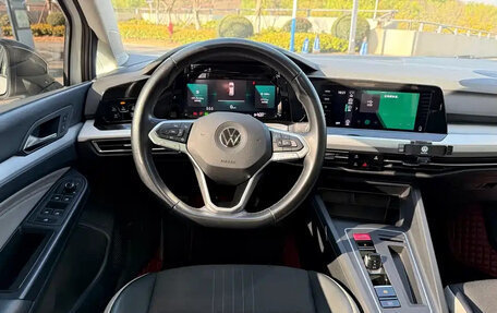 Volkswagen Golf VIII, 2021 год, 1 500 000 рублей, 13 фотография