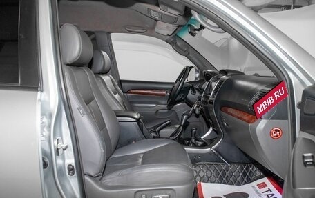 Toyota Land Cruiser Prado 120 рестайлинг, 2007 год, 2 200 000 рублей, 7 фотография