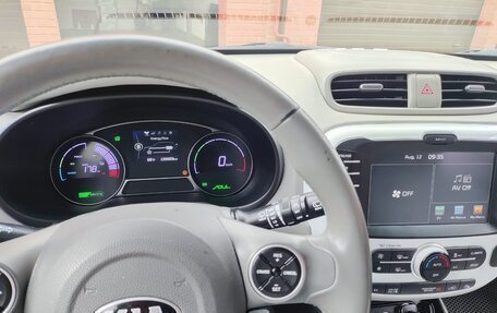 KIA Soul EV I, 2018 год, 1 200 000 рублей, 3 фотография