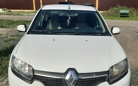 Renault Logan II, 2015 год, 700 000 рублей, 1 фотография