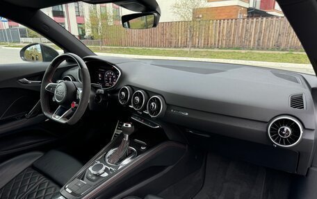 Audi TT RS, 2016 год, 6 000 000 рублей, 32 фотография