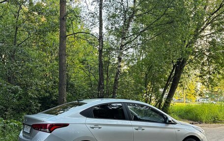Hyundai Solaris II рестайлинг, 2017 год, 935 000 рублей, 4 фотография