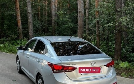 Hyundai Solaris II рестайлинг, 2017 год, 935 000 рублей, 8 фотография